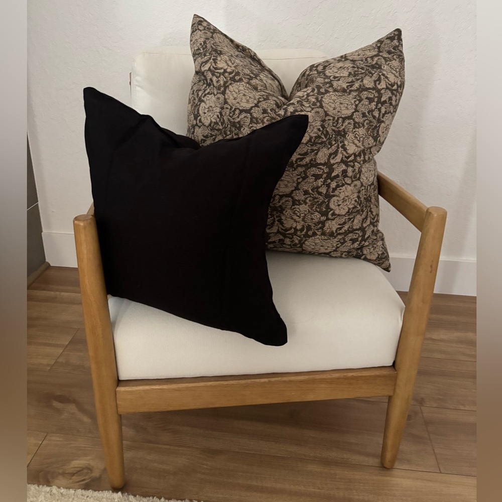 🌿🦋 Black Accent Pillows